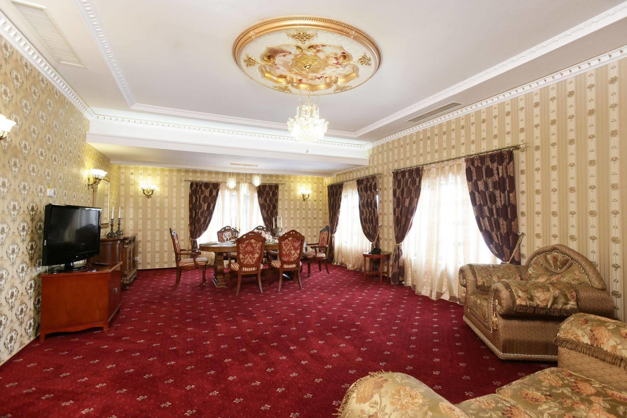 La Castel Hotel 3*
